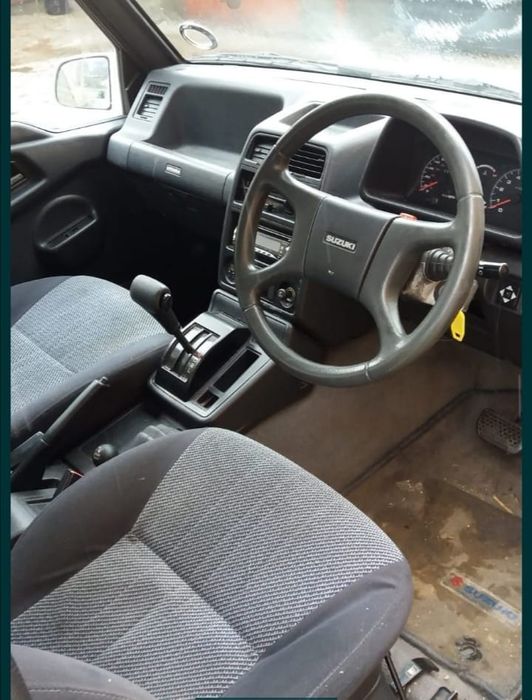 Geam lateral stânga fata suzuki vitara 1.6i 8v