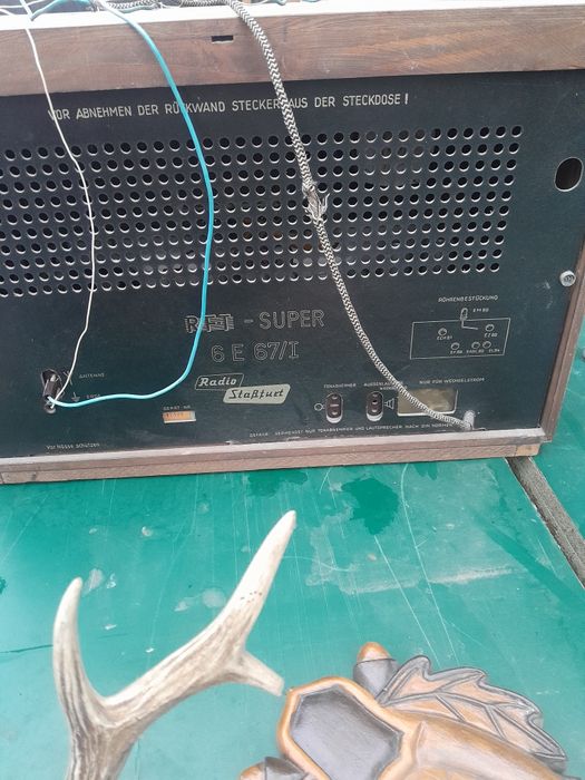 Vând radio vechi  cu lămpi