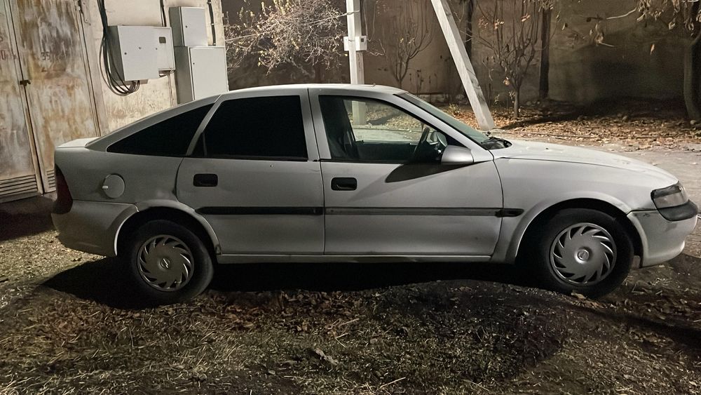 Opel Vectra B бешка