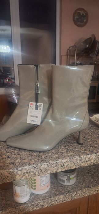 Италиански обувки и боти Zara