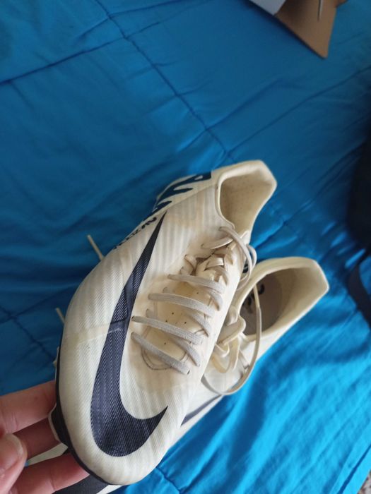 бутонки найк нови