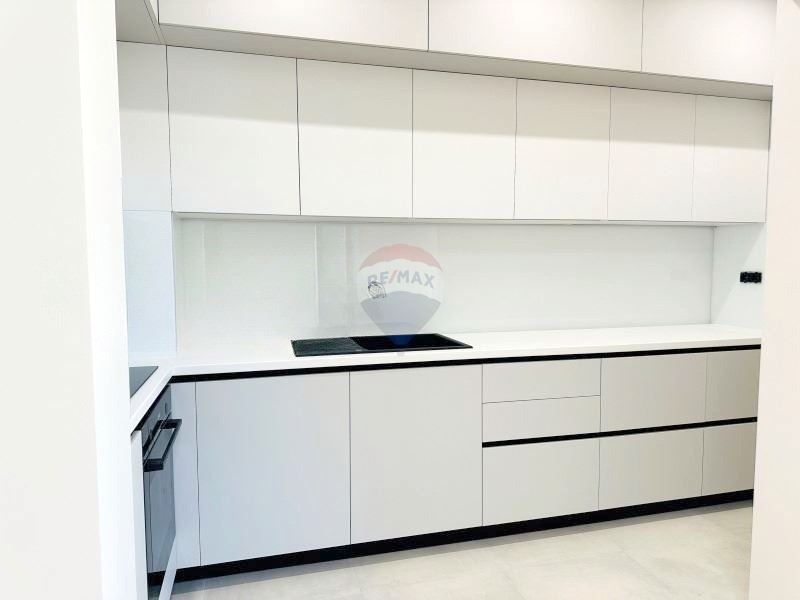 Продава се Четиристаен апартамент в Варна, Нептун - 102 кв.м за 2500 €/кв.м - Снимка #1