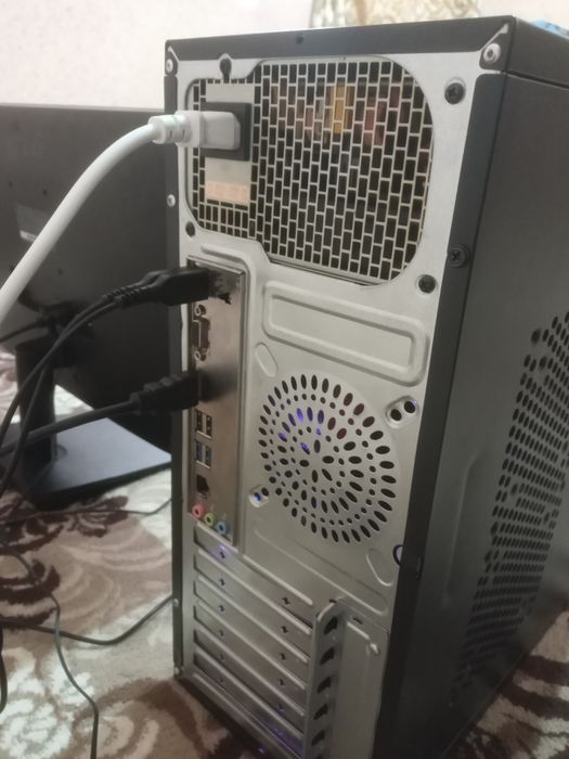 H81, g3260, 3/320gb, "22"Lg full hd