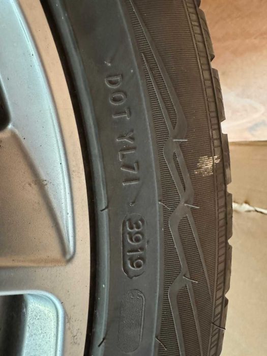 245 45 19 Зимни гуми NOKIAN