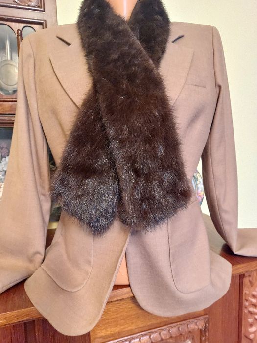 Fular frumos si elegant din blana naturala de nurca, impecabil!