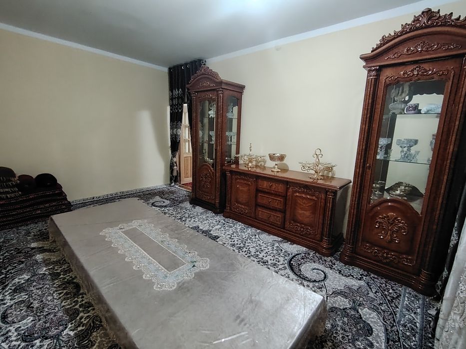 Shahar markazidan 4 xonali kvartira sotiladi.