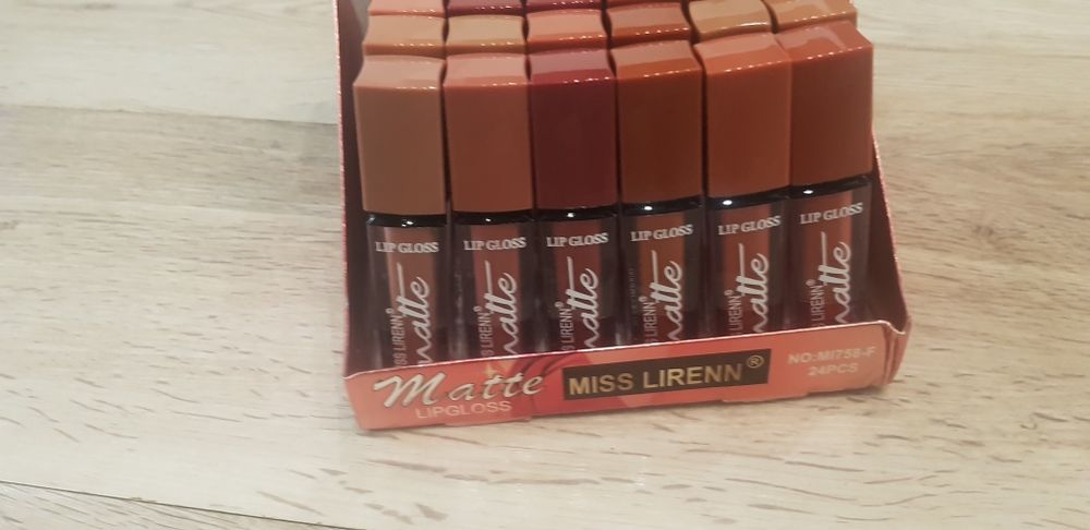 Матовая помада новая