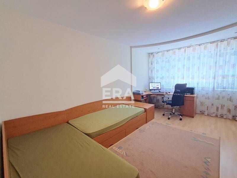 Дава се под наем Тристаен апартамент в Варна, Окръжна болница - 96 кв.м за 1500 € - Снимка #11