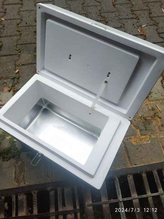 Хладилни кутии по големи и по малки