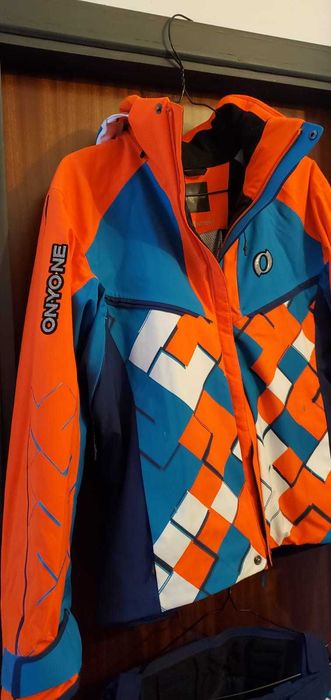 Costum schi Onyone Japonia