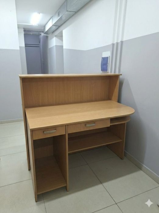 Стол и два шкафа