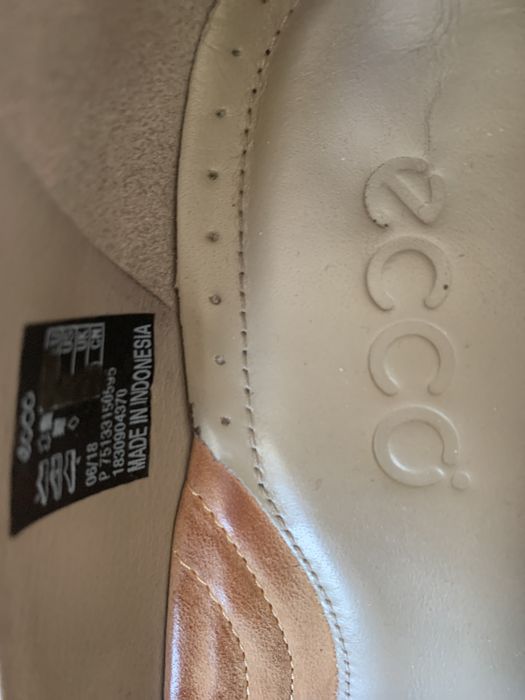 Vand pantofi Ecco(38) din piele.