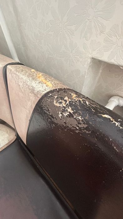 Продам угловой кухонный диван