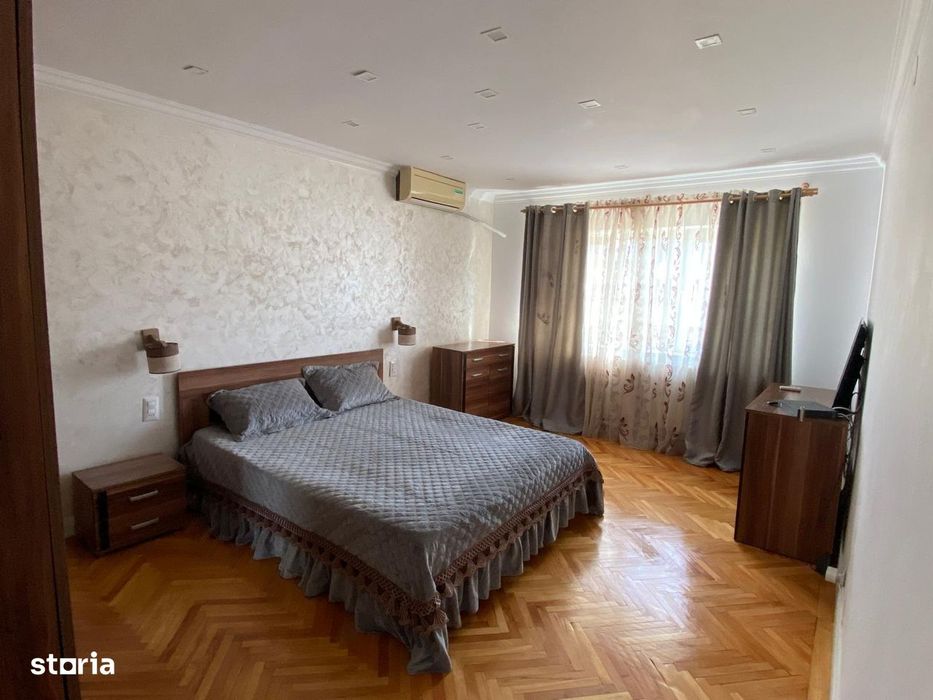 Apartament Centru, Modern, 3 Camere, Targoviste - 420 Euro