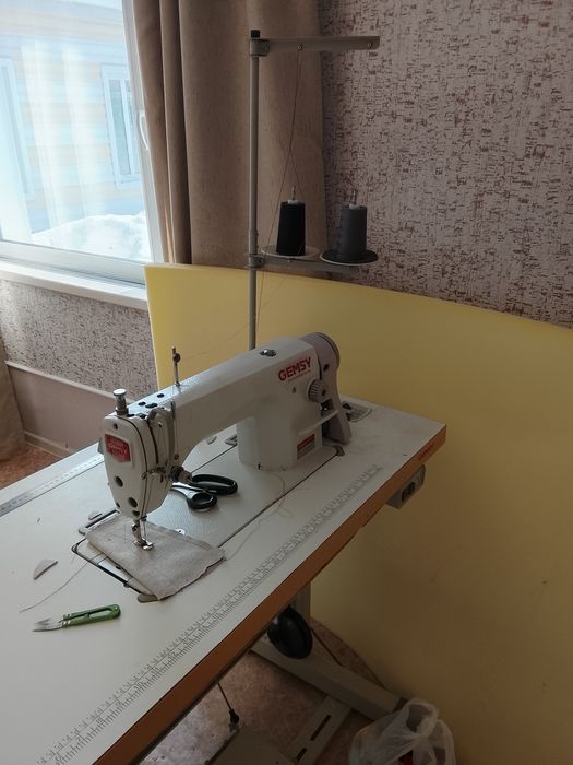 Продам две швейные машины
