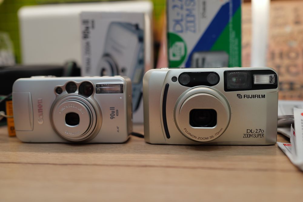 Aparat NOU foto Canon Prima  90u lI Date si Fujifilm film point shot