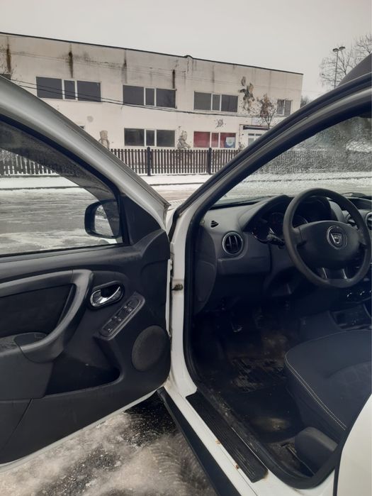 Vand Dacia Duster 2014 pret 4400 Euro negociabil