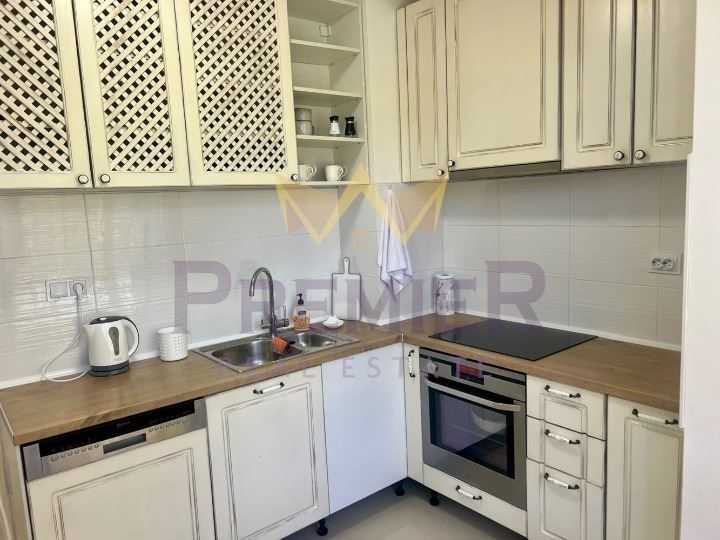 Дава се под наем Тристаен апартамент в Варна, Левски - 70 кв.м за 548.25 € - Снимка #1