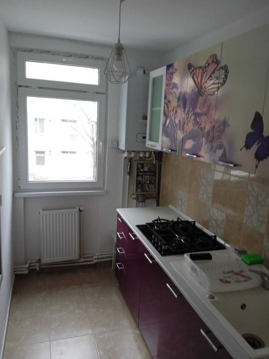 Ofer pentru închiriere apartament cu doua camere