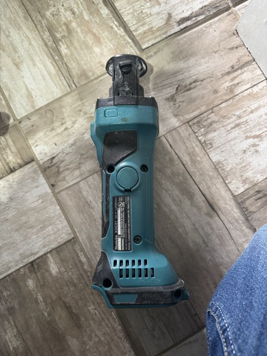 De vanzare Scule Makita