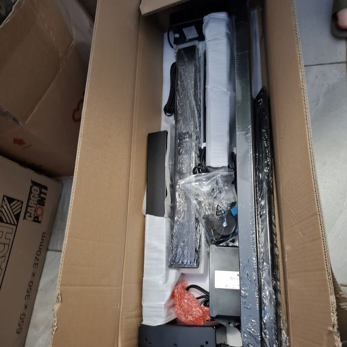Birou/masa reglabila electric