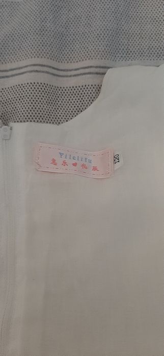 Нарядное красивое белое платье для девочки