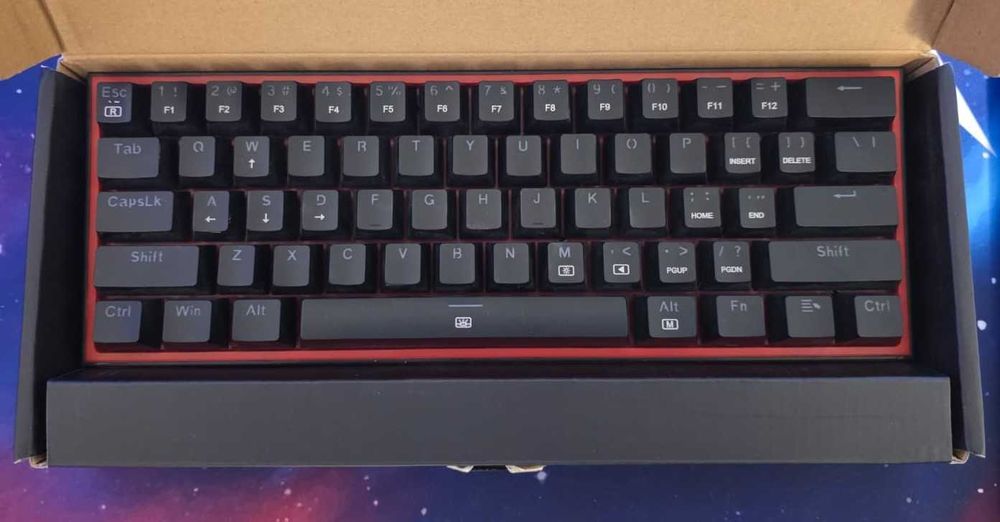 Tastatură Gaming Redragon Fizz K617 RGB – Switch-uri Reînnoite + Cablu Qwerty Key + Switchuri EXTRA