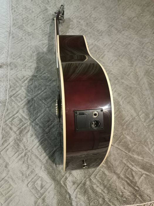 Продается гитара Adagio в идеальном состоянии