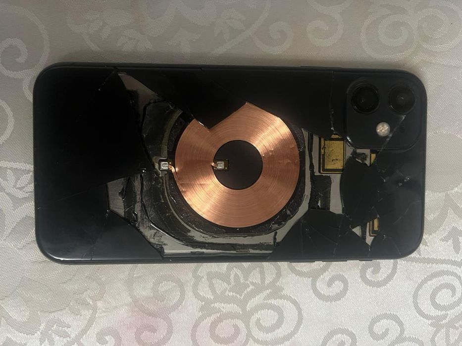 Айфон 11 сатылады