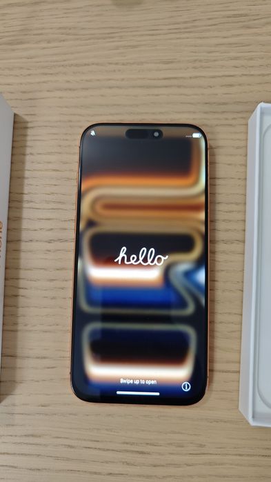 Модерен телефон с 1TB памет