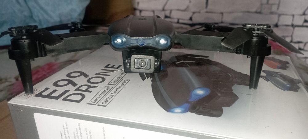 Квадрокопте дрон E99 DRONE