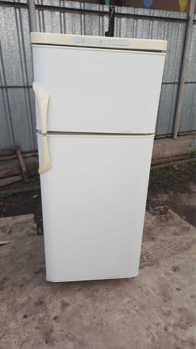 Холодильник продается
