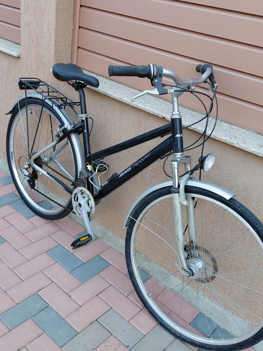 Se vinde bicicleta Treking.