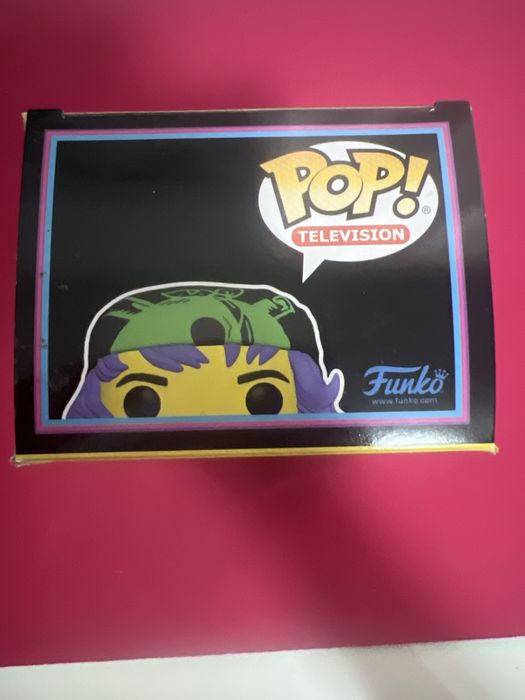 Funko pop eddie editie limitata blacklight