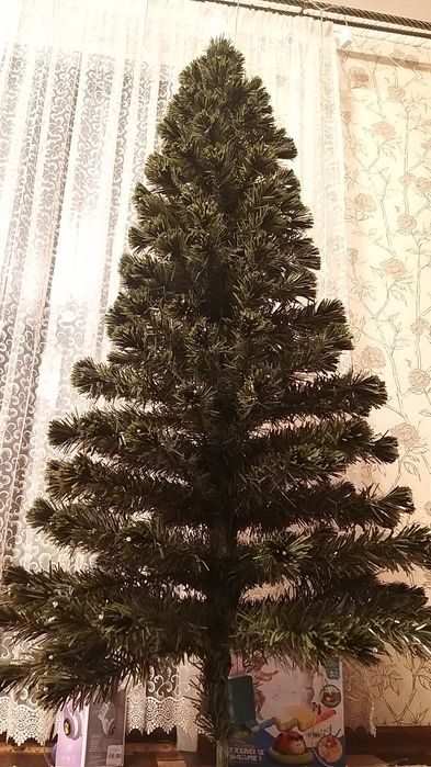 Елка со встроеными лампочками  180 см