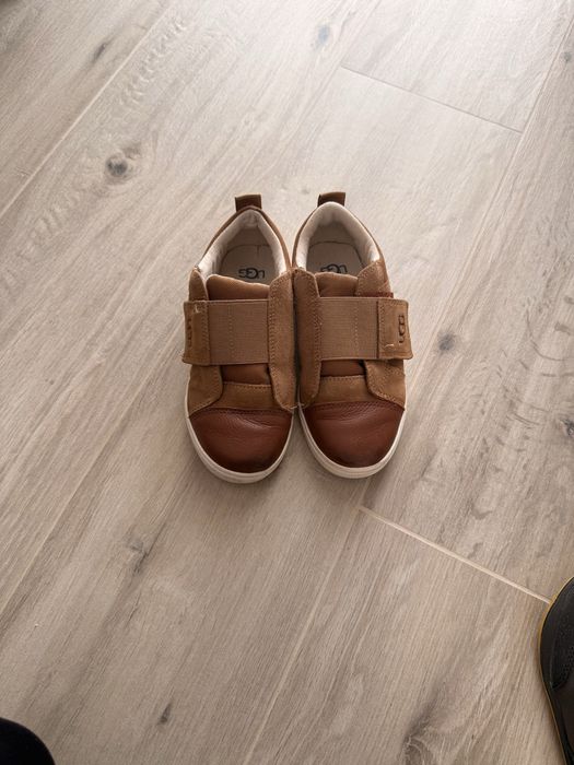 Adidași copii UGG piele maro mărimea 31 – stare foarte bună