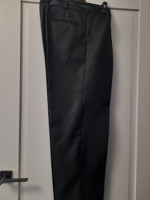 Costum bărbătesc mărimea 52