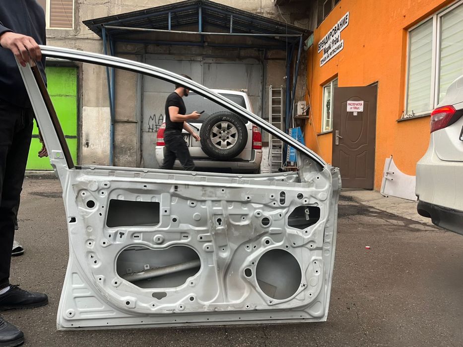 Дверь на камри 70