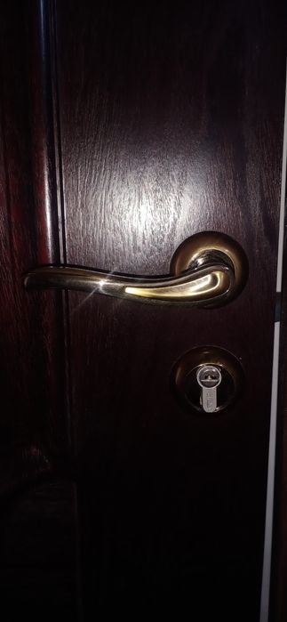 Дверь внутреняя !