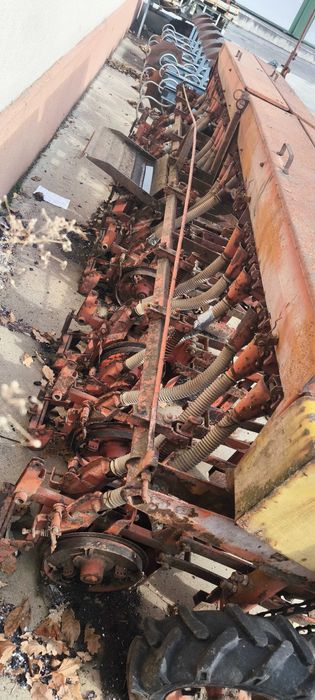 Сеялка дребни семена(лук,ряпа,моркови)3 лехи