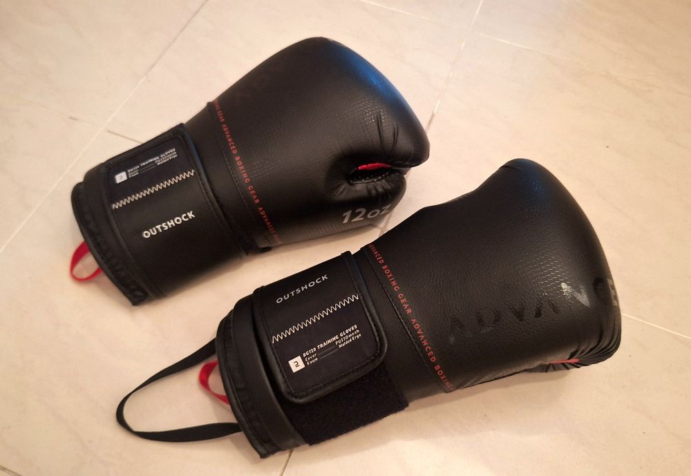 Боксови ръкавици, протектори -муай тай, кикбокс, мма