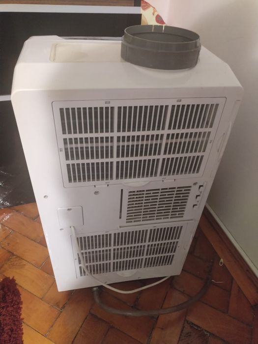 Vand/schimb  detalii privat aparat a.c baga și cald și rece