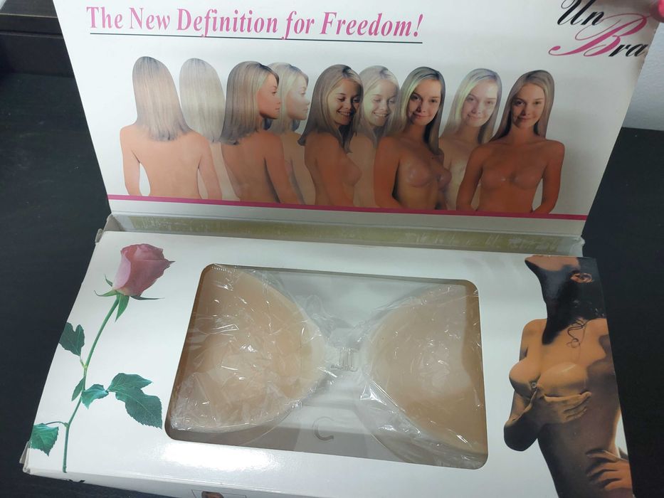 Самозалепващи сутиени Un Bra и Julimex