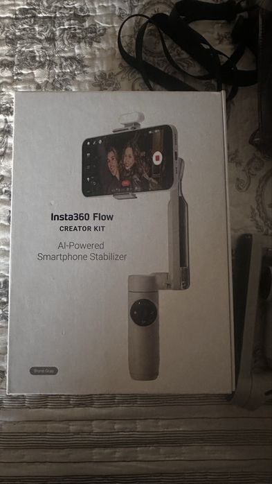 Продам стабилизатор для телефона Insta360 Flow Creator Kit