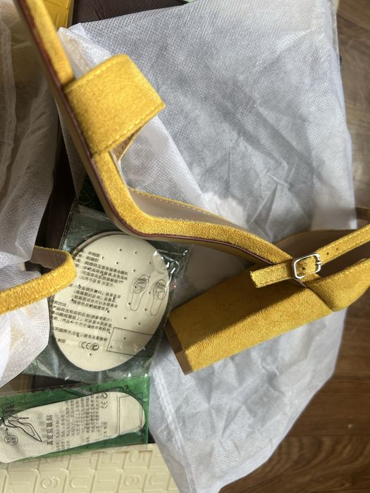 Продам босоножки абсолютно новые