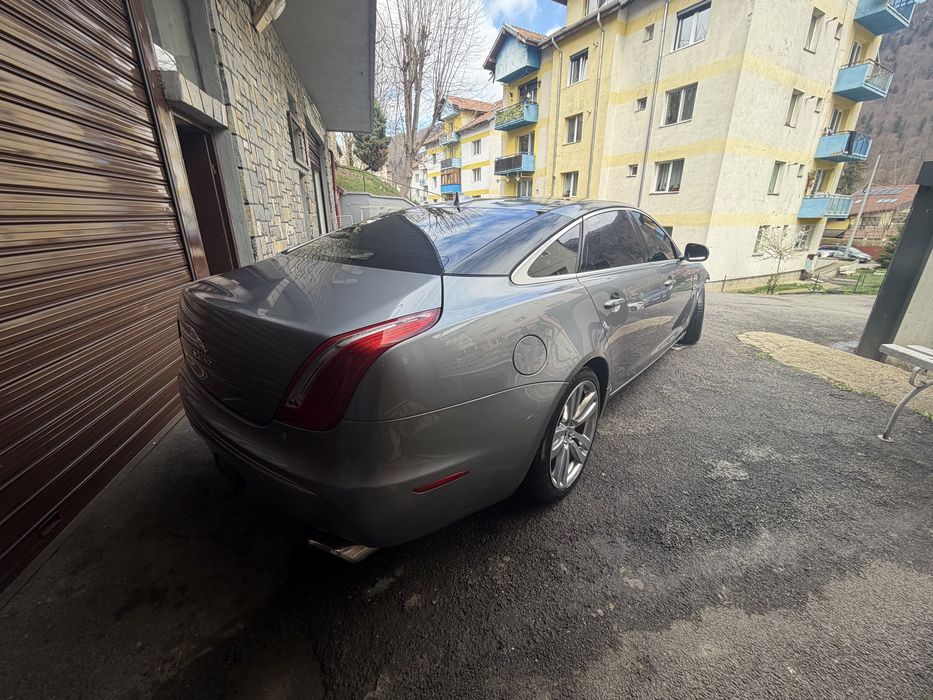 Vand Jaguar XJ 2014