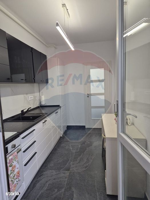 Apartament luminos cu 2 camere, mobilat complet si cu loc de parcare