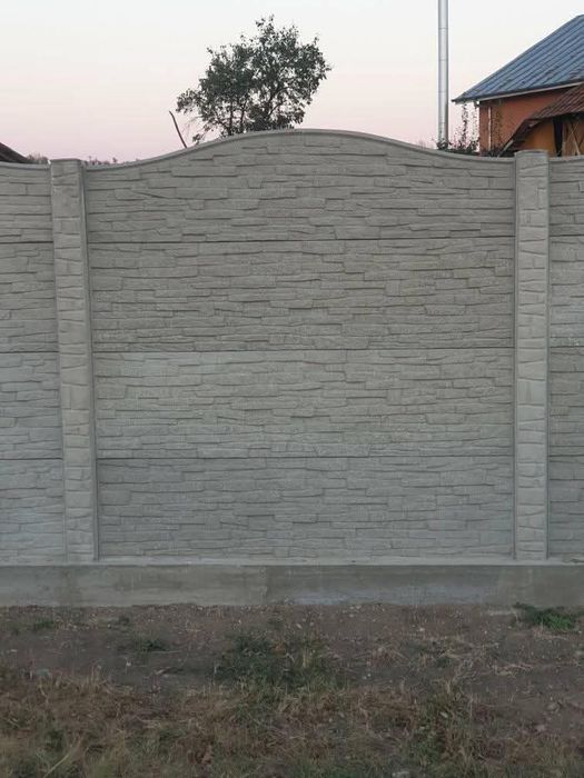 Placi gard de beton si stalpi