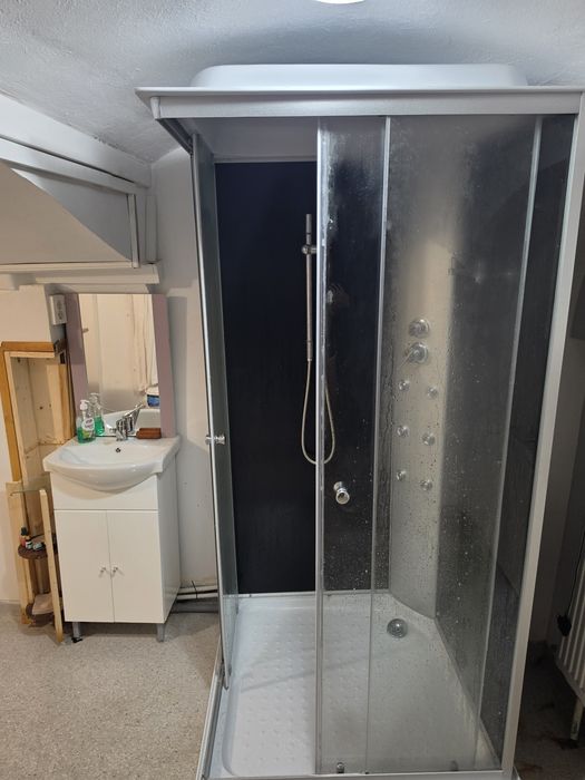 Cabina de dus noua