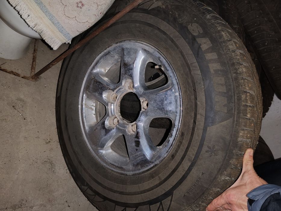 Продам баллоны зимнее с шипами